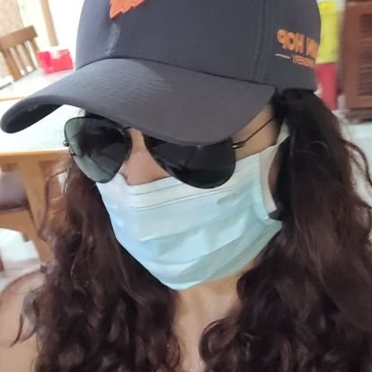 lhamalistrada's profile picture.