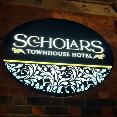 Scholars Townhouse Hotel is a family run boutique hotel situated in the heart of Drogheda. Providing Gastrolounge, fine dining & accomodation. 2AA Rosettes