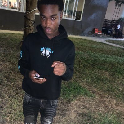 povageforeign's profile picture. chasing dream in the trenches