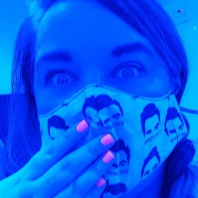 AlmaBrosnan's profile picture. 