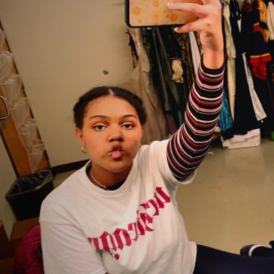 lizvalintina's profile picture. day in the life🤍🦕