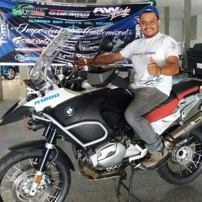 JAVIER_TUNING11's profile picture. Modificaciones tuning en carros y motos reparación de piezas en fibra y plásticos 
*El tuning nunca muere*