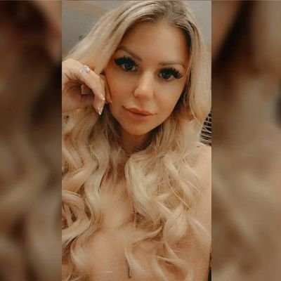 Jessica81189369's profile picture. lover of pets, single, football, camping.