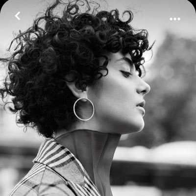 sar_izada's profile picture. Series y pelis, lgtbiq