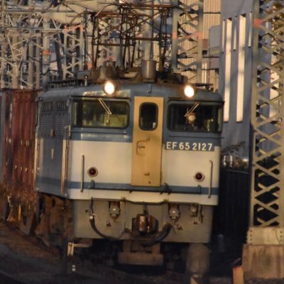 無言でフォローすいません。関西中心に鉄道写真、鉄道模型等いろいろウロウロしてます。 貨物好きに、東武好き。  ༼ꉺɷꉺ༽ イーガコーテーソーハンいーです