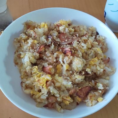 Oyaji_Mesi's profile picture. これまで家事はかみさんに任せきり。50歳を過ぎて弁当作りにチャレンジ🍱詰めるだけ❔️😅料理には全く興味なかったけど、週の半分位を目標にゆるりと。
愛犬 柴犬さくら 2014.6.30生 篤姫号🐾
無言フォロー失礼します。