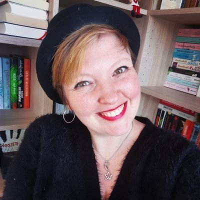 📍 Ostalb | Bloggerin & Content Creator (she/her)
❤️ Bücher 💚 Tierschutz 💜 Theater
