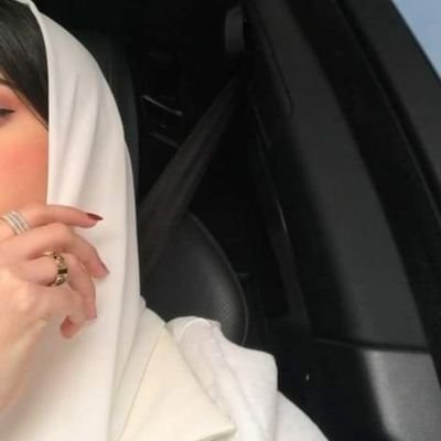 RahafElshukri's profile picture. مُحبـه للهـدوء،عديمة السـؤال،  غيـر مباليـه بشيء 💙✨