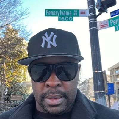 V1C3NZ0's profile picture. Busy
