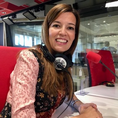 Médico, Dermatóloga y Divulgadora. Colaboradora en las mañanas de @rne. Profesor Dermatología UAM. Hospital Fundación Jiménez Díaz. Podcast @pielcabeza