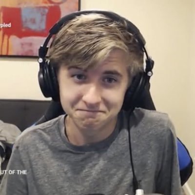 nicolequinn06's profile picture. ~she/they~ 🏳️‍🌈♋️