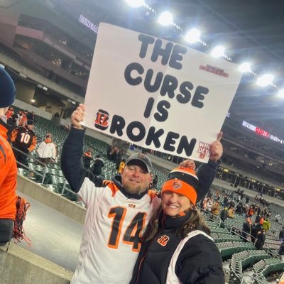 Mom to Chelsea ❤and Charlee❤ Bengals Section 158 Season Ticket holder since '04 Bengals fan for life🏈 Hater of all things Pittsburgh 🤮🤬