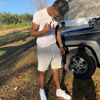 HugerShit‼️BIG 10/4 🏴☠️LLDAGUYS🕊🕊🕊amosc@shawn_g1004 amoig@shawnfromdah🧙🏾♂️