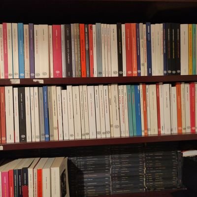 I libri sono la mia passione
Ideatrice di  @CasaLettori
#CasaLettori #UnLibroAlGiorno