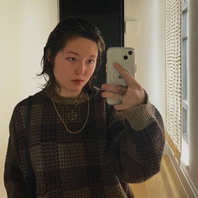 katiesideboth54's profile picture. i like to use this maybe once a year 😌