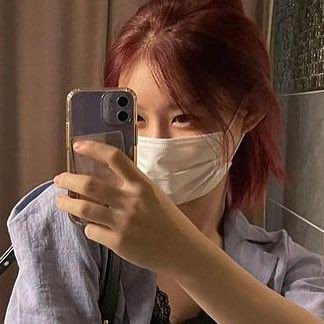 chaeryeongdaana's profile picture. crawling back to you