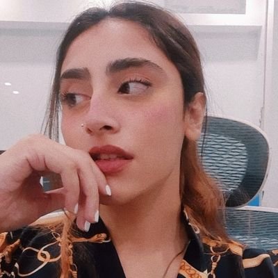 attention span of a goldfish • ui/ux designer with a knack for coding • likes memes, books, & mechanical keyboards • obsessed w @figma & @tailwindcss