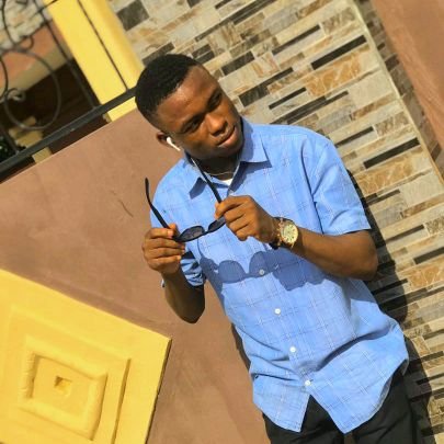 iamhollen's profile picture. to be honest life ain't kidding