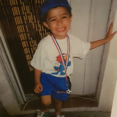 kevin___11's profile picture. Rien ne sert de courir lorsque tu joues gardien
➖       Banquier à @GranadaCFFR ⚪🔴
➖
OL 🇫🇷
Narbonne Volley 💟🖤
Audois: soleil, vent et chômage de masse 😍