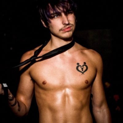 I'm a Colby Brock and Gaege Gibson Fanatic✌️ also I make fanart just dm me ✌️