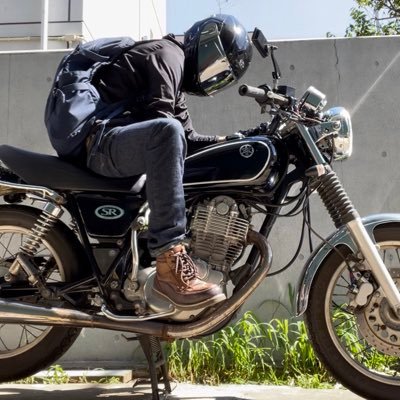 愛車はYAMAHA SR400 。同じSR好きさん、SR好きに限らずバイク好きさんよろしくお願いします🙇‍♂️ブログ、インスタやってます🏍³ 飛び跳ねるほどうれしいことがあるウサギ年でありますように https://t.co/sqN9CkZgOD