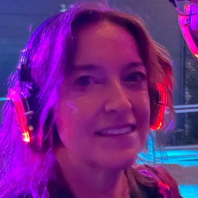 Storyteller, #Writer, Former NYC Casting Director & Writing Lecturer. Has been known to swim with sharks. @lauraverbeke.bsky.social