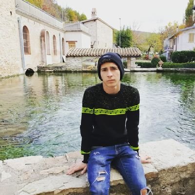 Lele_dari01's profile picture. 