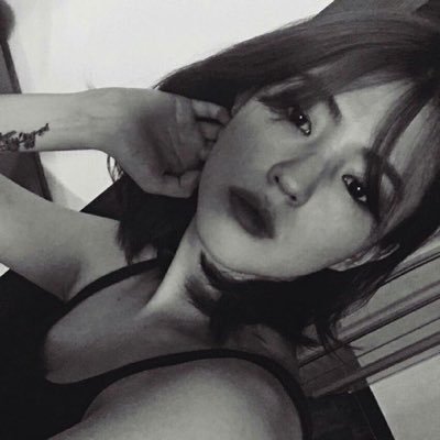 hnsouhee's profile picture. ❨ 𝐔𝐍𝐑𝐄𝐀𝐋 ❩ . . 94's South Korean Actress —— who has cool face with a soft heart. Known as 𝗛𝗔𝗡 𝗦𝗢𝗛𝗘𝗘 . . ⛓