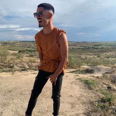 bailarín profesional
Insta: arocha_u23
Venezolano
Arroyomolinos Madrid