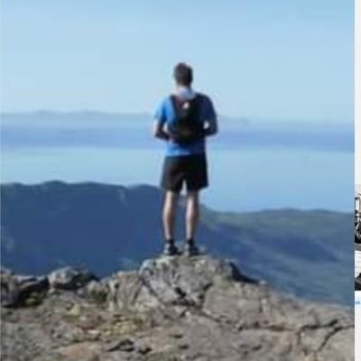 solflash's profile picture. ☮️