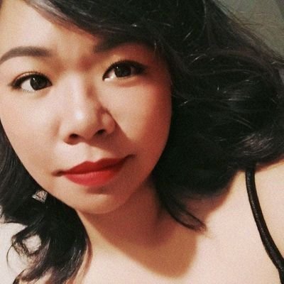 an aging millennial and a multihoe mess
she / her