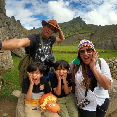 #Yaz y @Papa_Gallina❤Felices Papis viajeros, criando en EQUIPO a los #MellizosLópez| Contacto: contacto@papisporprimeravez.com