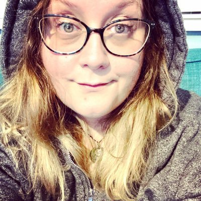 She/Her, business owner, ex-comic. I like songs and singing. Badly. Hater of dentists. @dyzzylyzzy.bsky.social