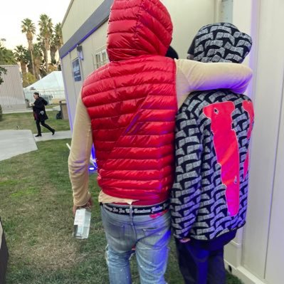 derriuse's profile picture. music journalist + photographer | @ncatsuaggies 👨🏾‍🎓 | IG: rawcommnc