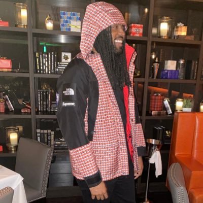 _9lbs's profile picture. MU Alumni 👨🏾‍🎓