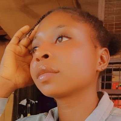 nini1_vicky's profile picture. Gemini♊
  
         Victoria
Music addict