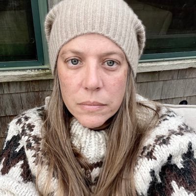 girl mom, feminist, democrat, new yorker, brooklynite, vineyarder. go ducks. screaming into the void. #believe