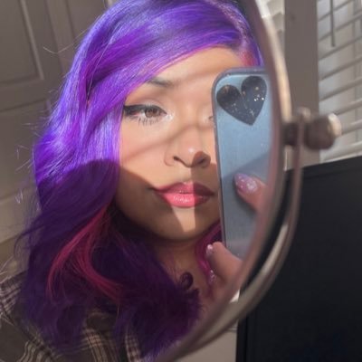 stephybitess's profile picture. ❤💜