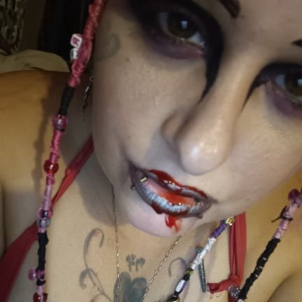 32 yrs old(but immortal),crazy as fuck,love art animals,and dark spooky stuff hmu!