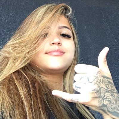 Que Deus me livre da inveja, me proteja da maldade e me guarde desse mundo ✝