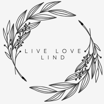 Welcome to LiveLoveLind! I’m Chelsea Lind & I officiate in the Twin Cities. I love to craft personalized & meaningful ceremonies for my couples. Let’s connect!