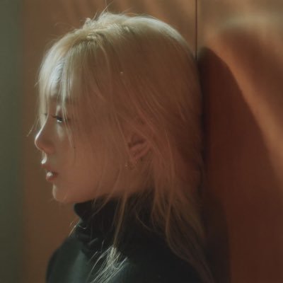 annoyluja's profile picture. Where’s my eternal happiness?