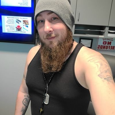 Polyamorous Daddy with a wild heart. Veteran and occasional streamer.