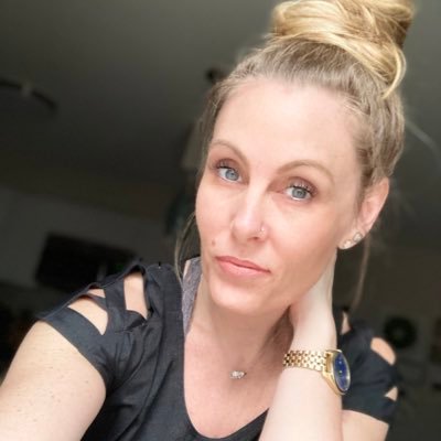 HoLLyWoOD_1020's profile picture. ‘peace of mind’…. 💜