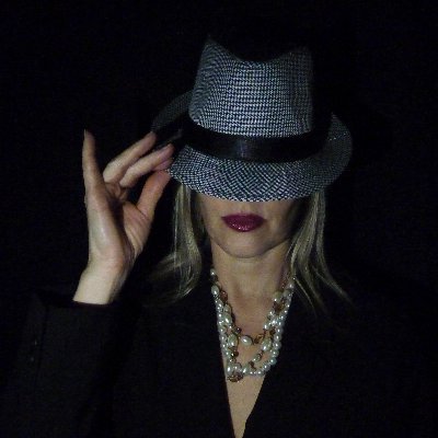 Jewellery Designer of versatile, colorful and unique timeless pieces!