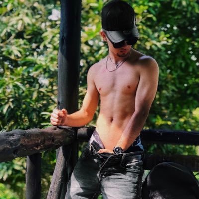 vendo contenido, videollamadas y todo lo que quieras, la transferencia la hacen por nequi🥵🥱.