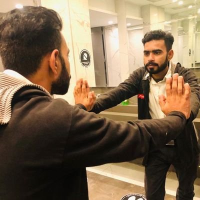 Justsharingalow's profile picture. Memes