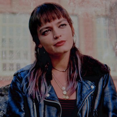 solaviarum's profile picture. ༄ * ⠀ ═══ ⠀ ❛ 𝑰𝒕’𝒔 𝒋𝒖𝒔𝒕 𝒔𝒐𝒎𝒆𝒐𝒏𝒆 𝒆𝒍𝒔𝒆 𝒕𝒐 𝒍𝒆𝒕 𝒚𝒐𝒖 𝒅𝒐𝒘𝒏, 𝒊𝒔𝒏’𝒕 𝒊𝒕?  ❜