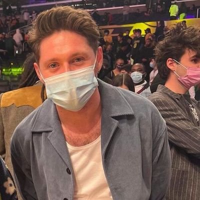 𝒮𝒽𝑒/𝐻𝑒𝓇
Harrie /Louie/ Lover - Niall / Liam
🌈TPWK