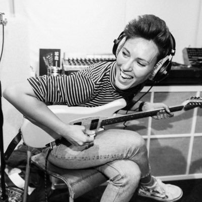 🎸 Guitar @yourdreamnails 🪐 @marshallRecs artist 🎼 Theatre Composer / Songwriter